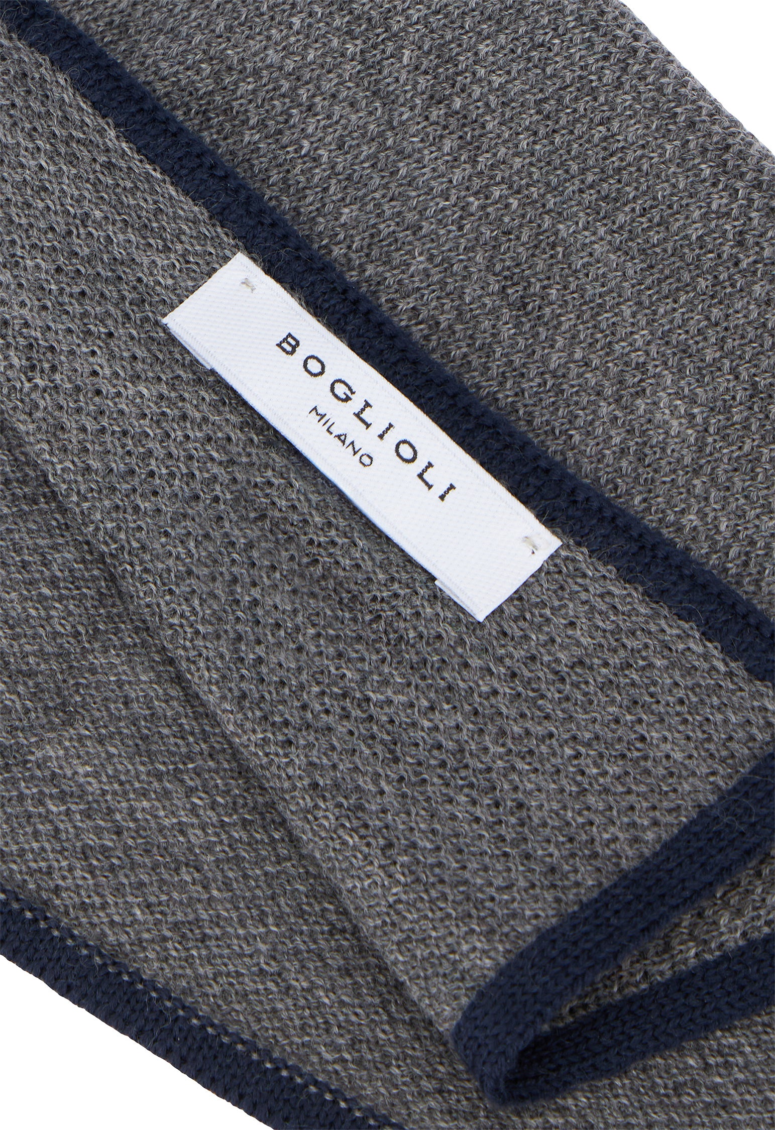 Grey Silk pocket square with contrasting piping