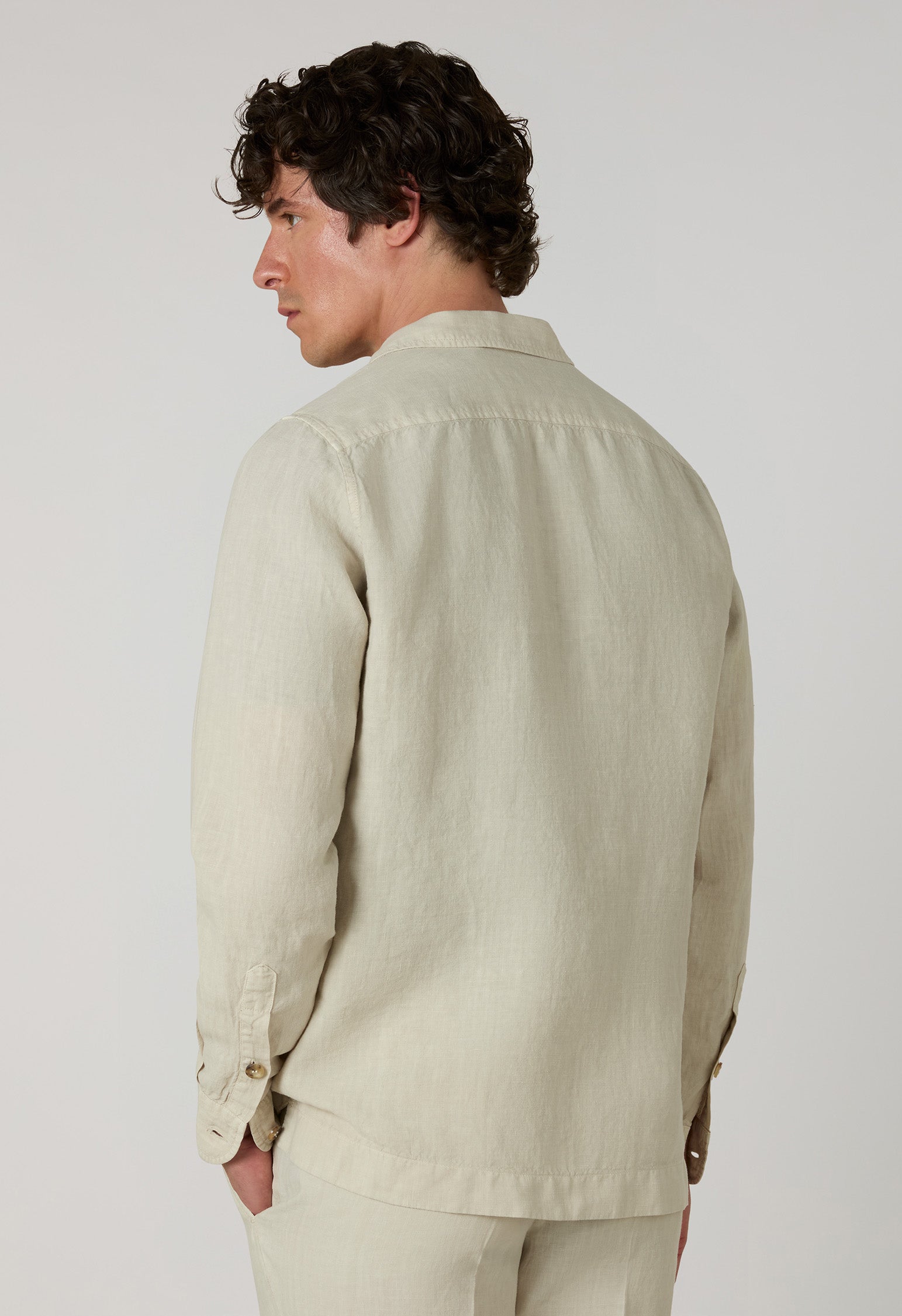 Beiges stückgefärbtes Painter-Overshirt aus Leinen