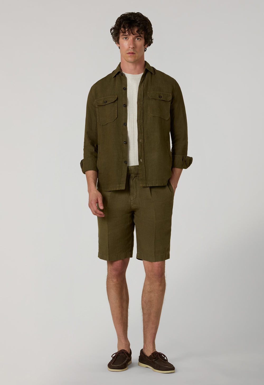 Hellbraunes stückgefärbtes Overshirt aus Leinen