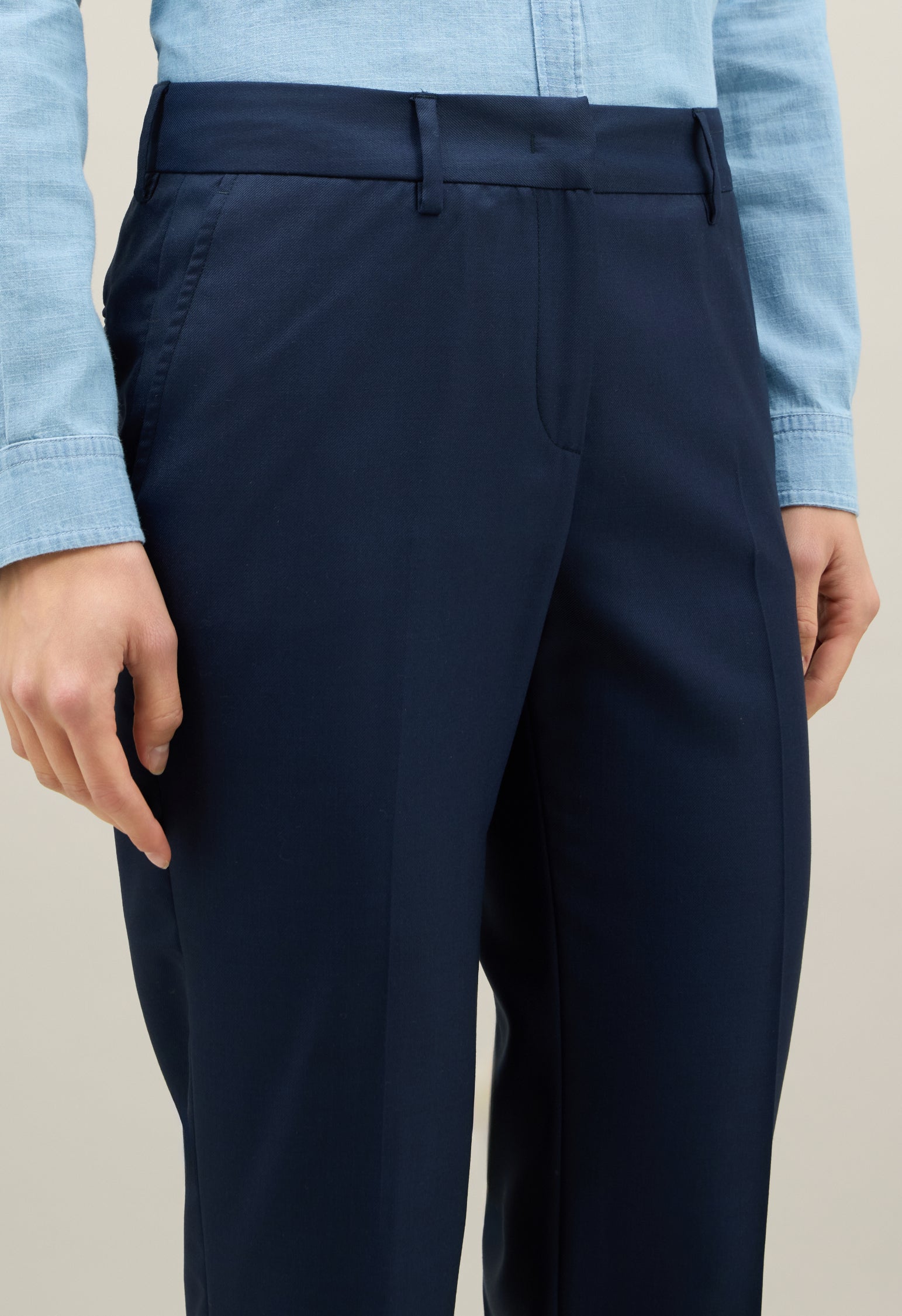 Blaue Straight-Hose aus Woll-Twill