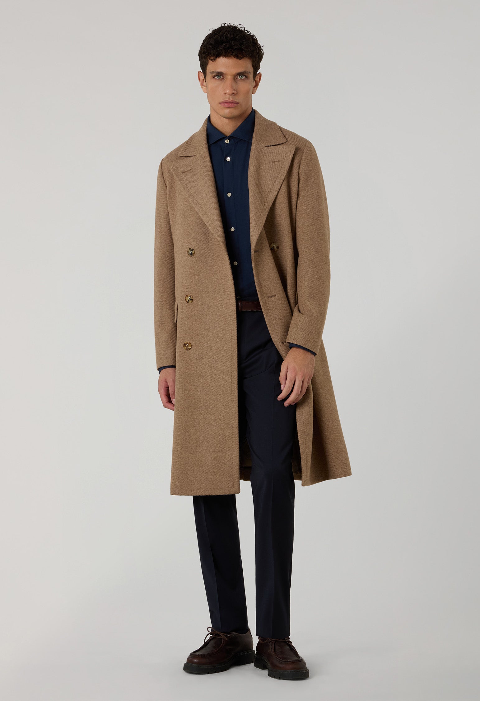 Cappotto Polo doppiopetto in lana e cashmere con martingala cammello