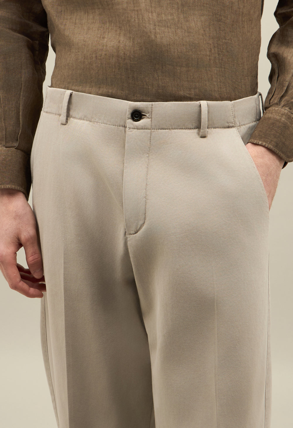 Beiger K-Jacket-Anzug aus Baumwoll-Stretch mit Tinto-Terra-Färbung