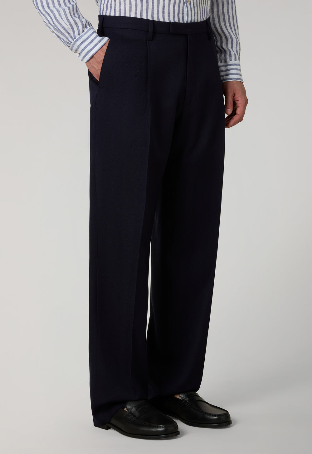 Bleuer K-Suit aus leichter Wolle mit Wabenstruktur