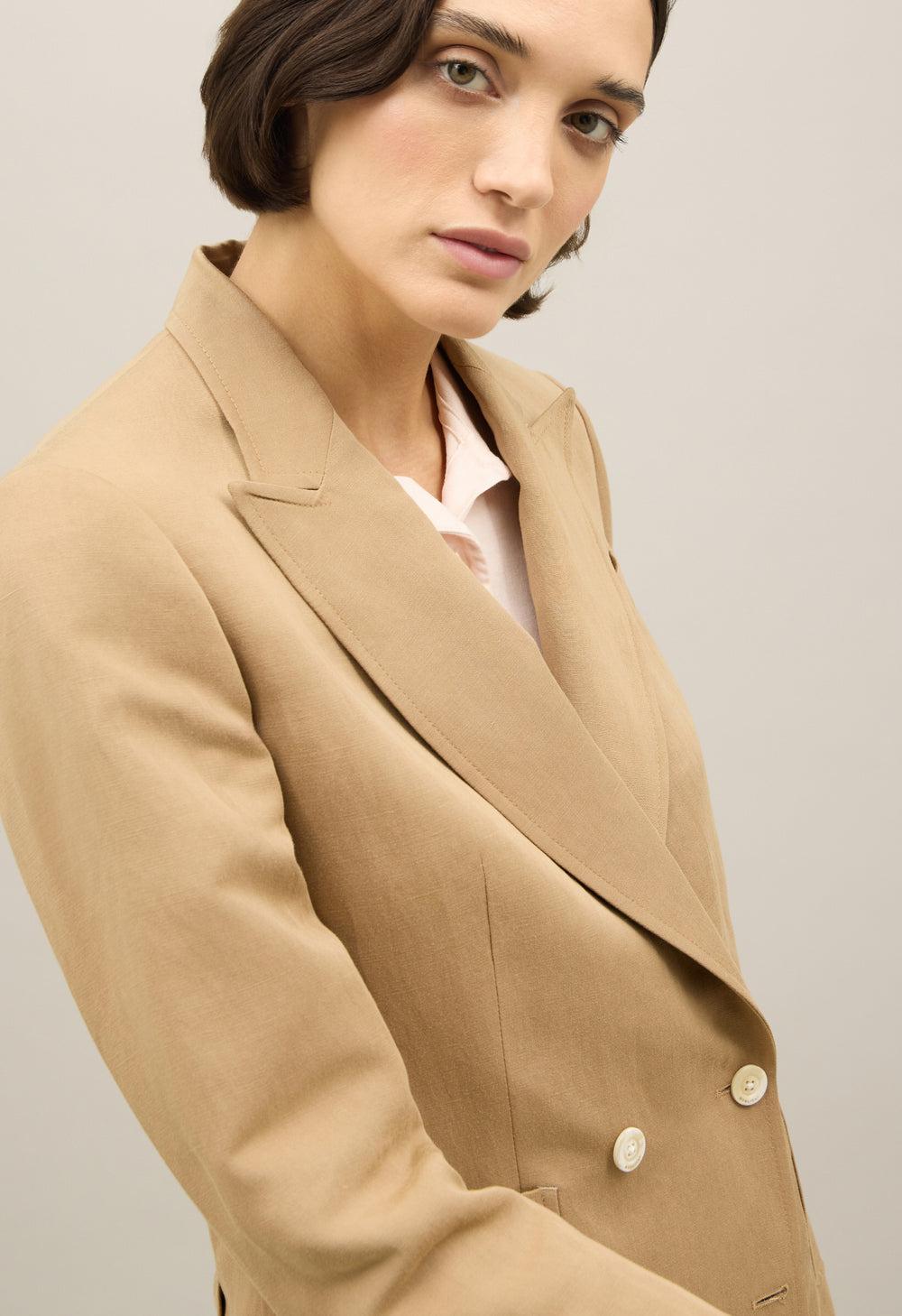 Blazer Maia in lino e tencel satin beige