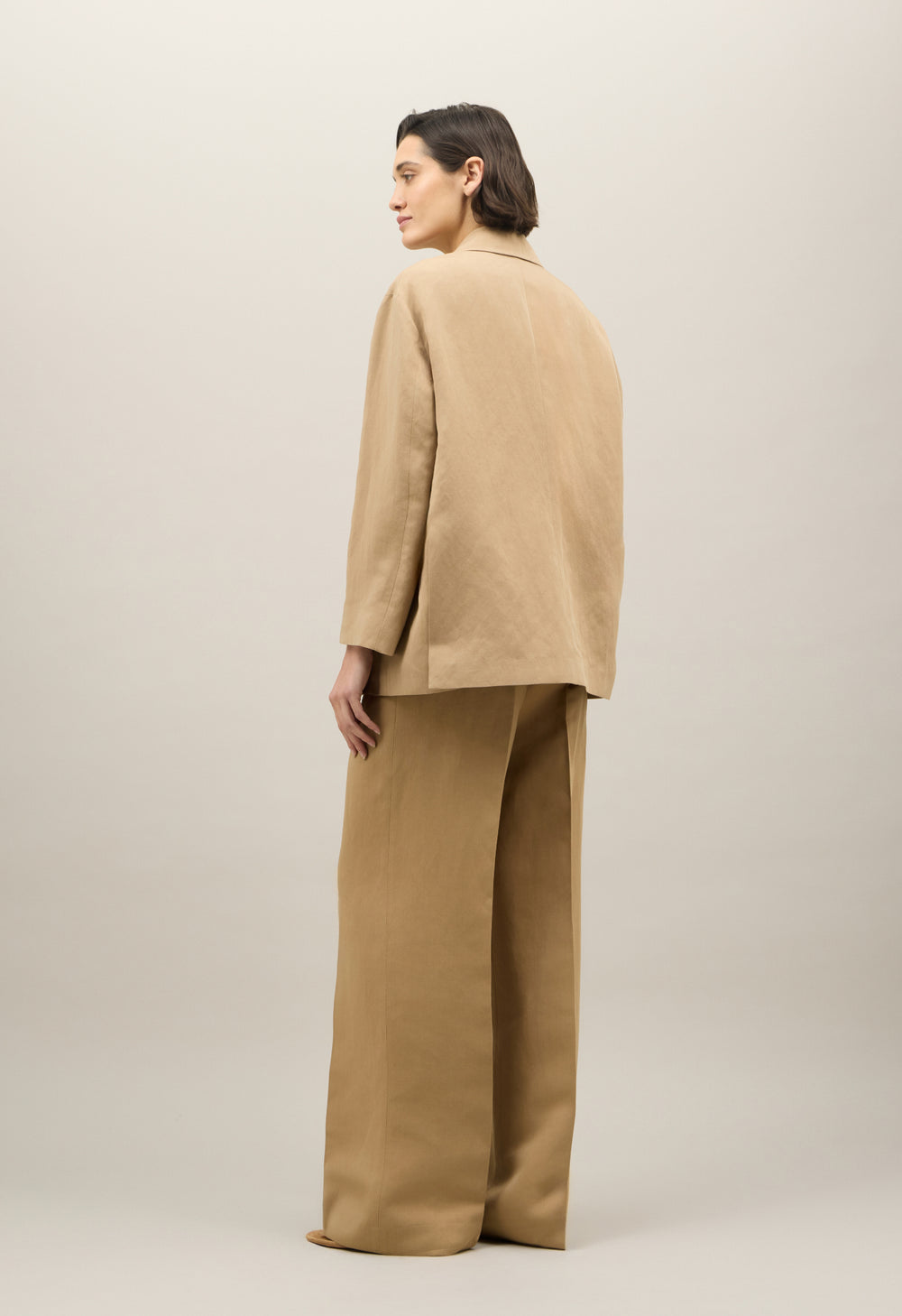 Dunkelbeiger Blazer Otta aus Leinen-Tencel-Satin 