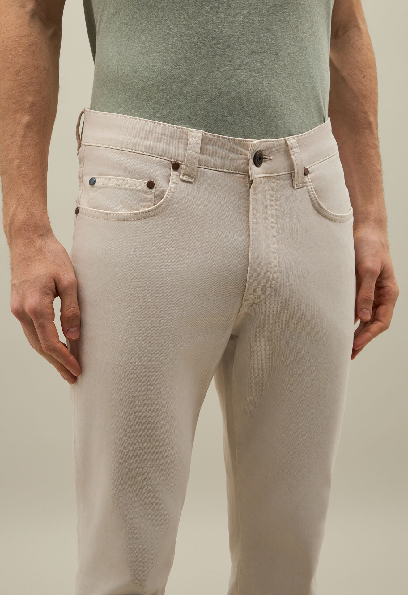 Boglioli Stückgefärbte Five-Pocket-Hose aus Baumwolle und Seide Weiß 89889QSB3754001080215