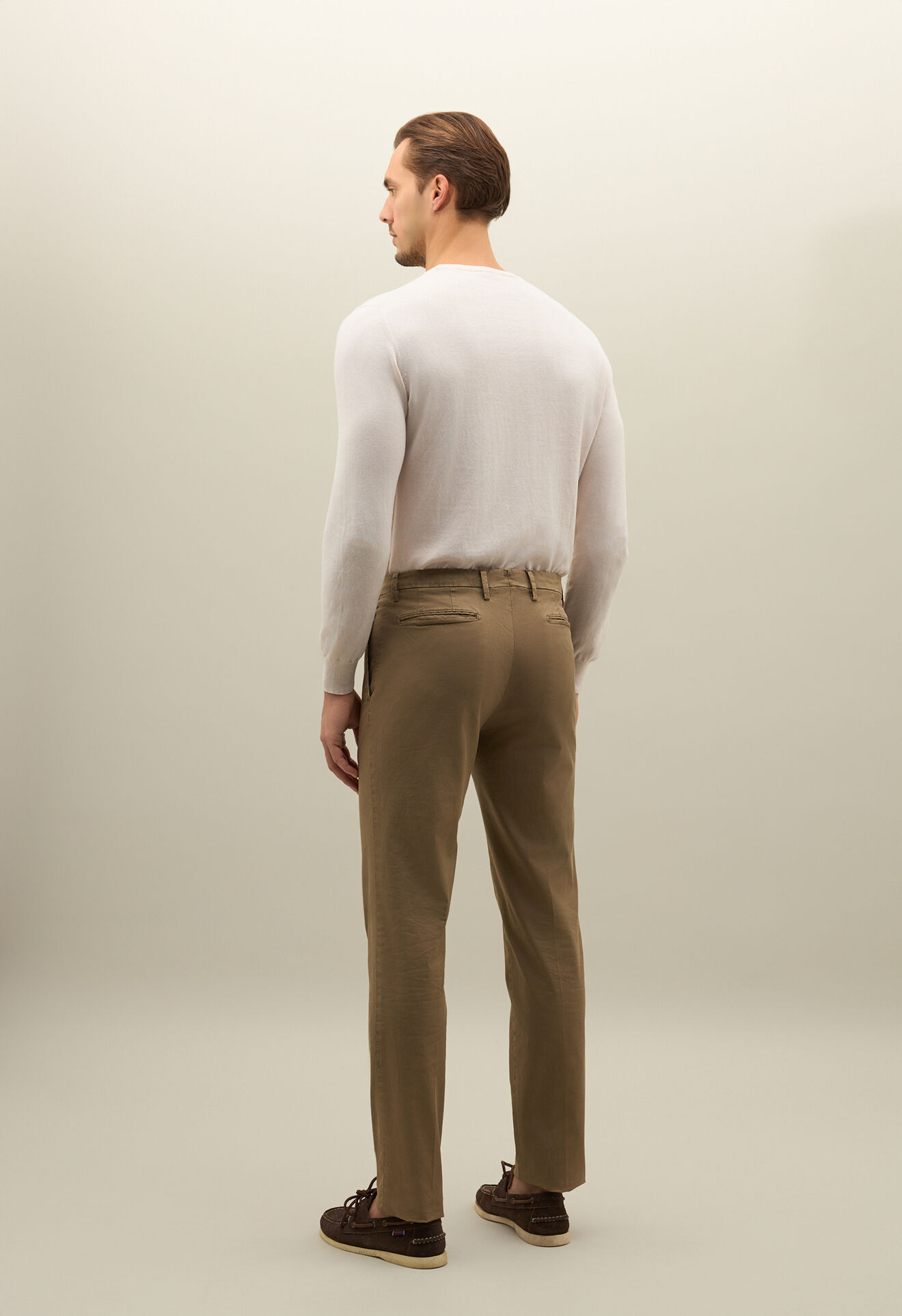 Boglioli Pantalon droit chino en coton stretch Khaki 80882QSB5753001086R0564