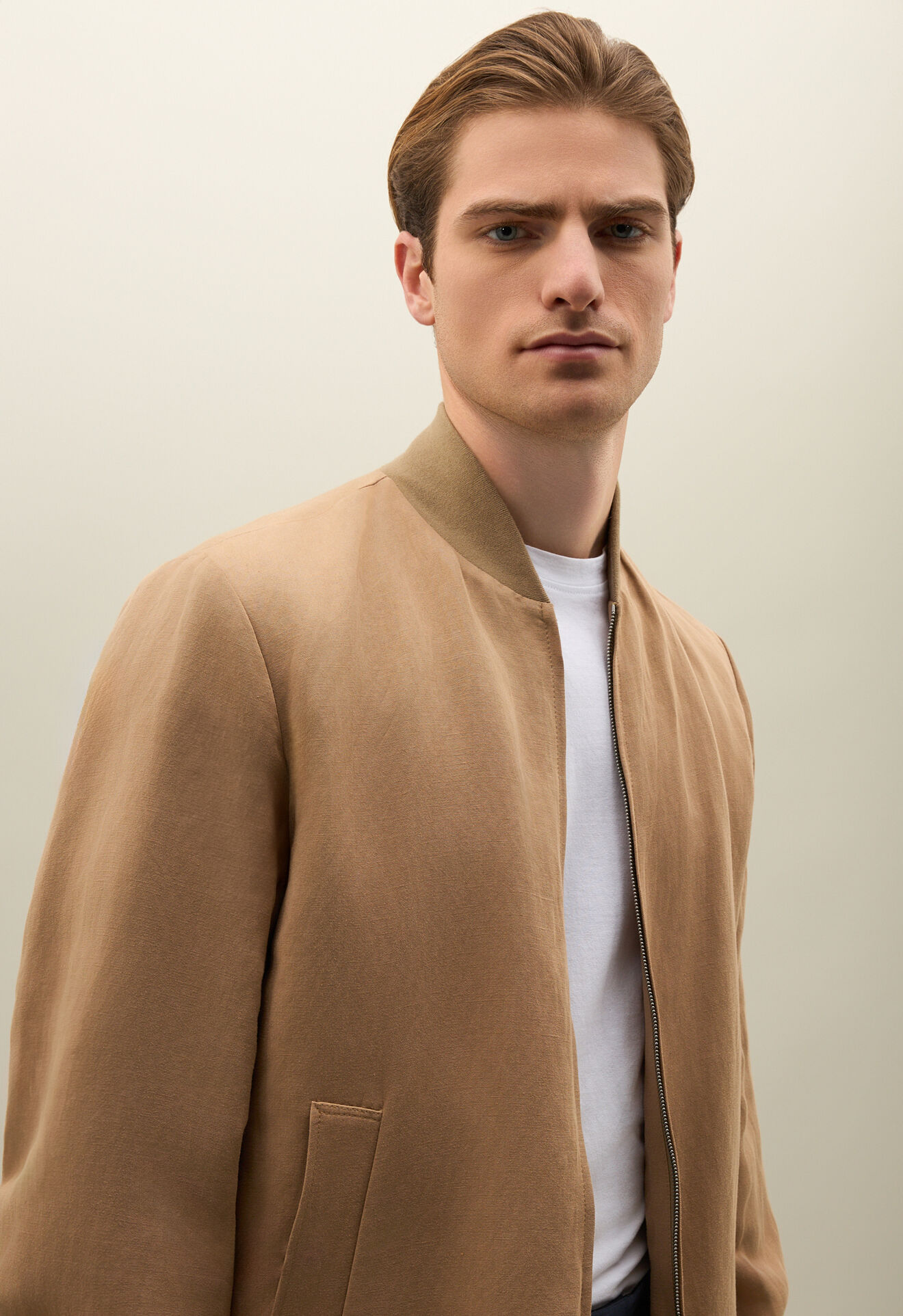 Boglioli Bomberjacke aus Leinen-Tencel-Satin Dunkelbeige OC0204SB5106001800300