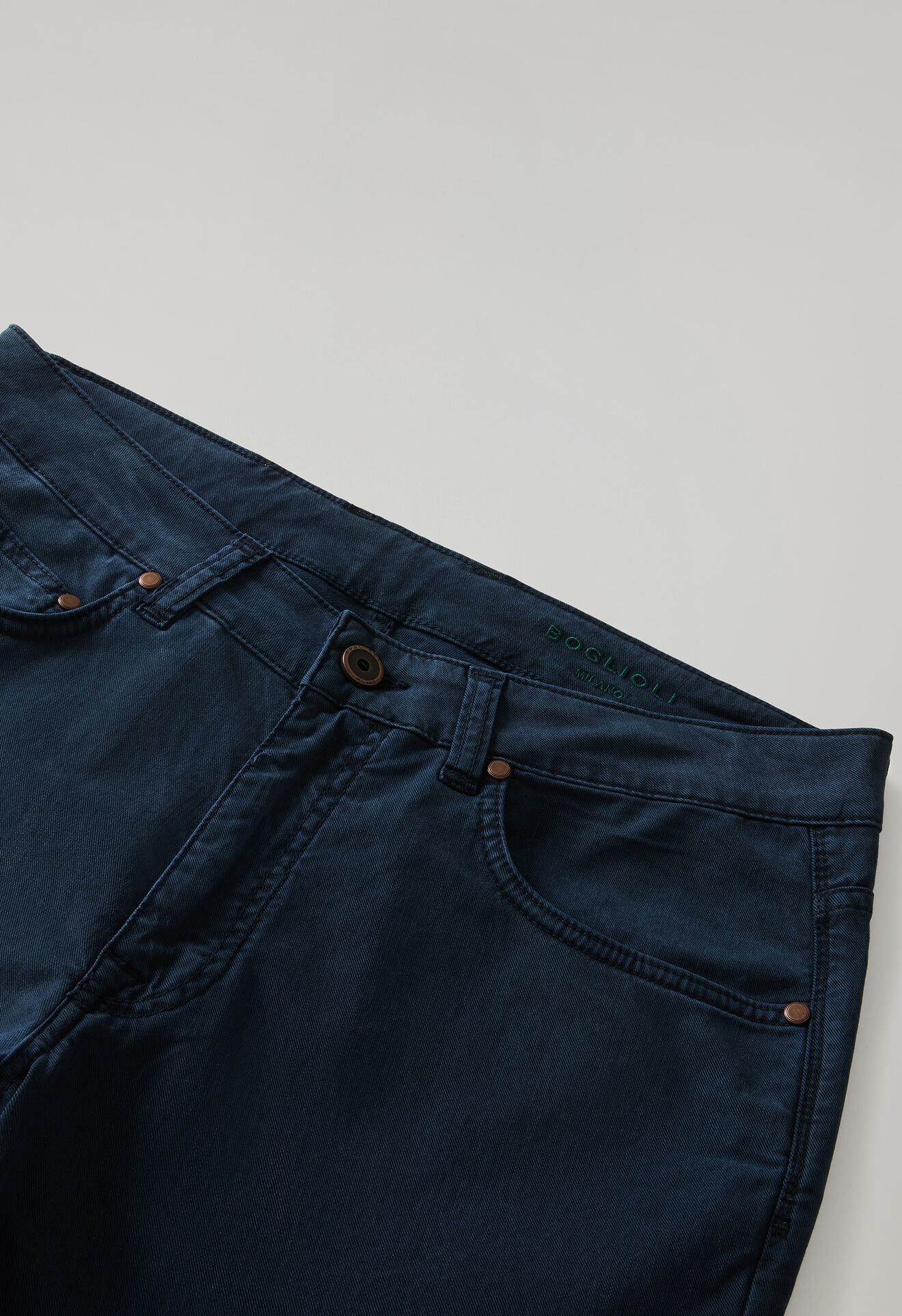 Boglioli Garment Dyed Cotton Silk 5-Pocket Trousers Blue 89889QSB3754001080784