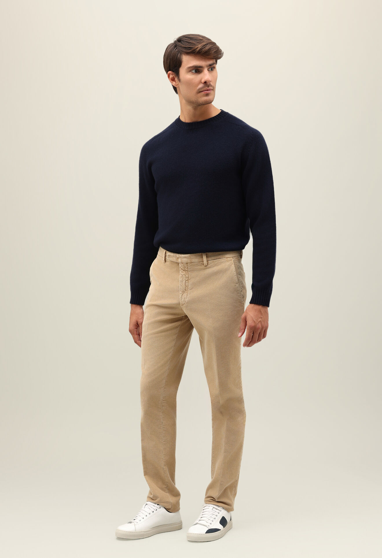 Boglioli Garment Dyed Corduroy slim Chinos Beige 80882QFA0750001080244